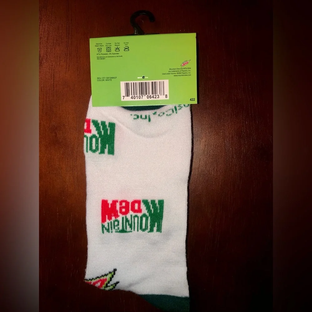 MOUNTAIN DEW NOVELTY CREW SOCKS NWT MEN’S SHOE SIZE 6-12